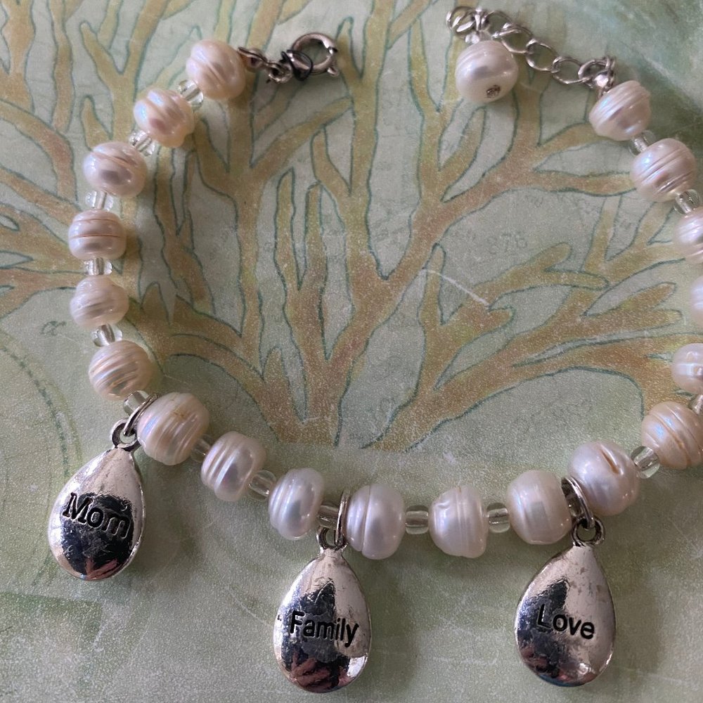 PEARL AND SILVER MOM BRACELET